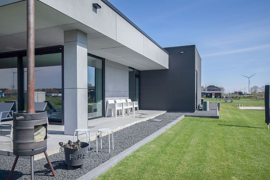BungalowBouwNederland type L54 moderne bungalow met grote garage