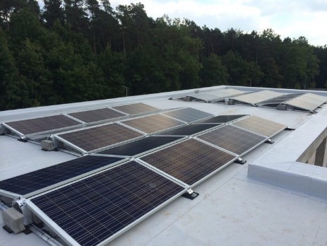 bungalowbouwnederland.nl stroom  opwekken PV panelen op plat dak